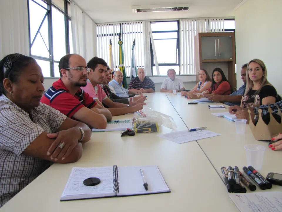 APL do Boné demonstra consciência ambiental durante reunião