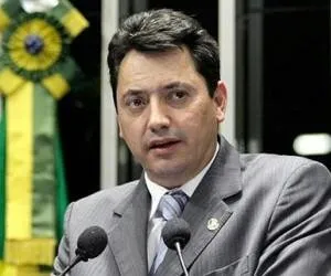 O senador Sérgio Souza, natural de Ivaiporã, reuniu-se na última segunda-feira (4) com o prefeito Alexandre Lopes Kireeff para discutir projetos de Londrina 