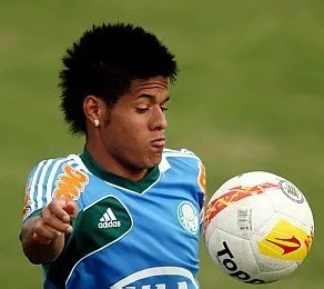 Leandro deve ser titular do Palmeiras na quarta após gol