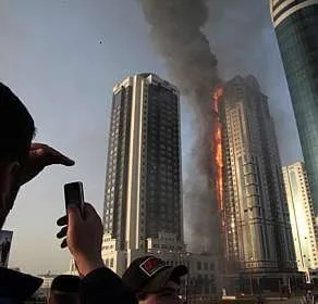 Arranha-céu pega fogo na Chechênia