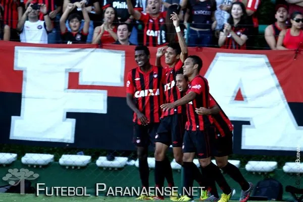  Atlético-PR vence o Arapongas, assume a ponta e seca o Londrina