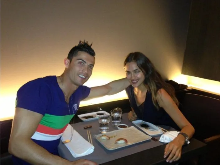  ao lado da namorada Irina Shayk, Cristiano Ronaldo avisa que irá processar Andressa Urach