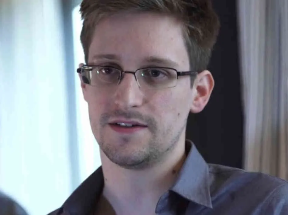 Snowden convenceu colegas a fornecer senhas, diz agência (Agências)