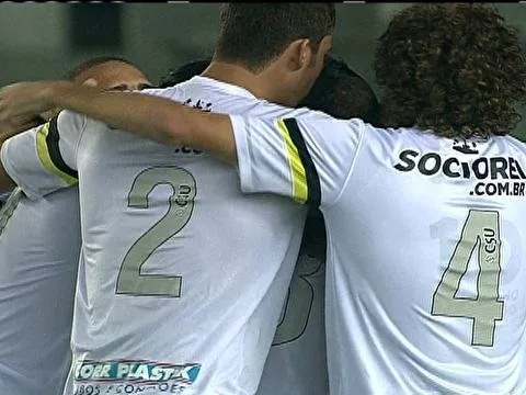  Santos vence Atlético-MG e deixa rival na zona de degola