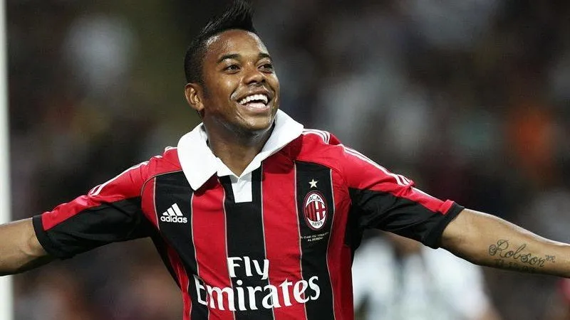 Robinho renova contrato com o Milan até 2016