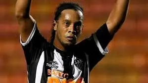 Ronaldinho Gaúcho quer repetir gol relâmpago