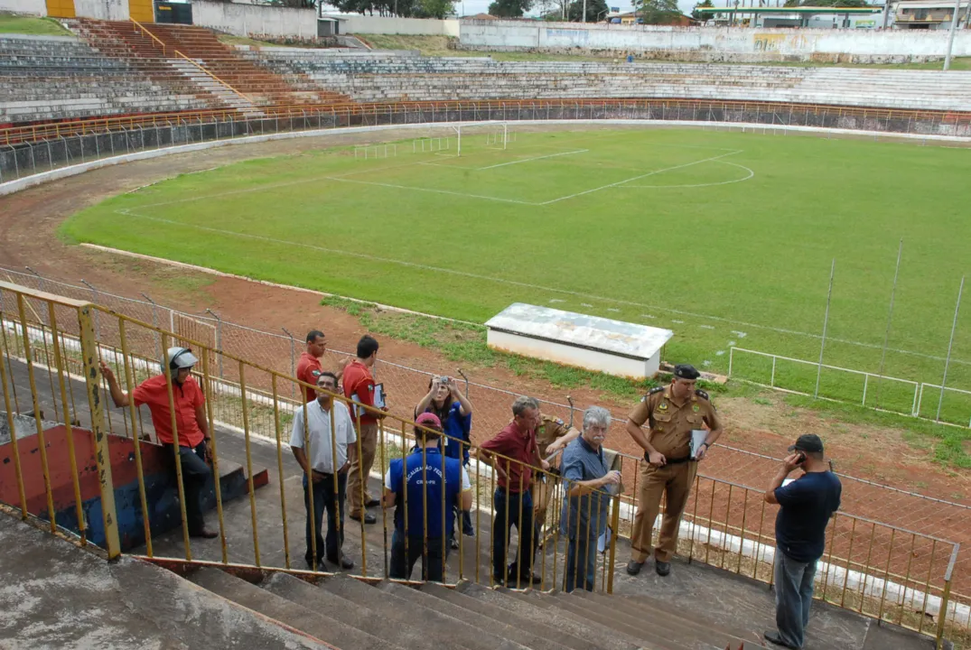  Comissão de Vistoria da FPF  encontrou algumas irregularidades no estádio
