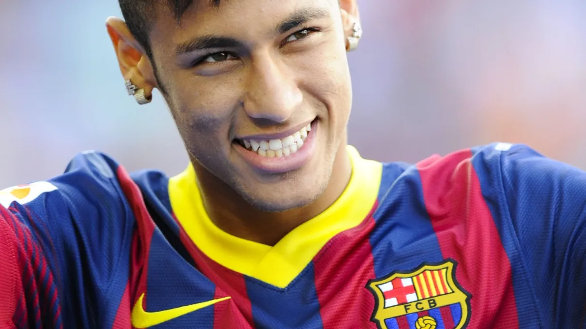 Neymar é relacionado e jogará 'final' pelo Barcelona