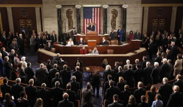Senado dos EUA reinicia negociação do teto da dívida