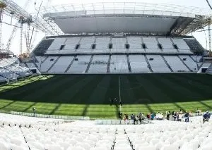 'Fifa não manda no estádio do Corinthians', diz Gobbi