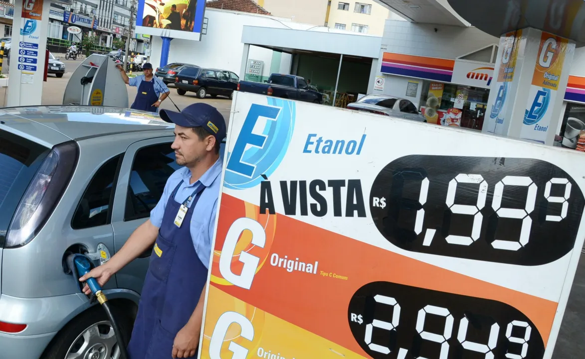 Posto vende gasolina pela metade do preço em SP