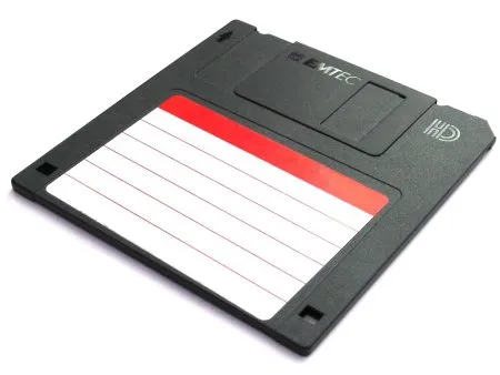Segundo a empresa, o disquete de 3,5 polegadas foi criado em 1981 e a Sony começou a vender o produto nas lojas de varejo do Japão em 1983