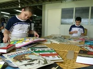Biblioteca de Arapongas comemora dia Internacional do Livro Infantil