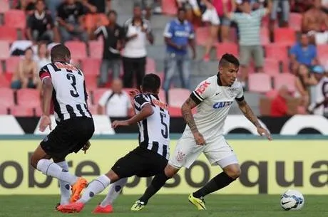  Os dois times desperdiçaram chances claras de gols neste domingo CÉLIO MESSIAS/Gazeta Press
