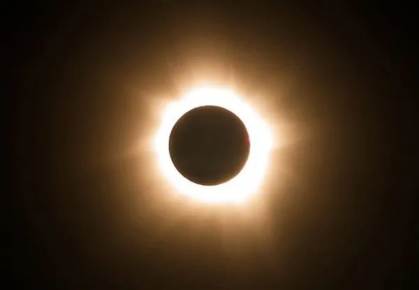  O eclipse ocorrera duas vezes neste ano de 2014 