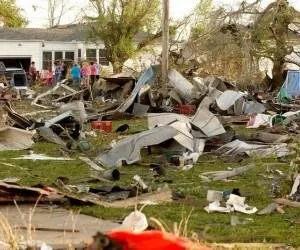 Sobe para 31 o número de mortos em tornados nos EUA