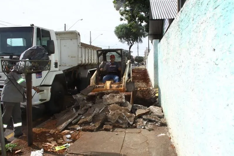 Escolas municipais ganham calçadas em Apucarana (Foto: Divulgação) 