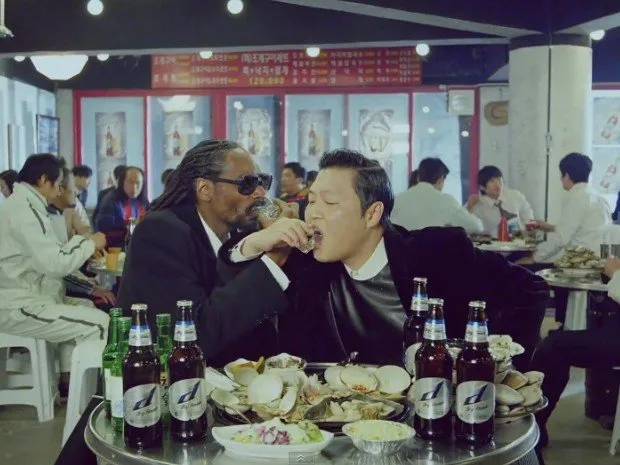 Psy lança clipe de nova música com rapper Snoop Dogg;