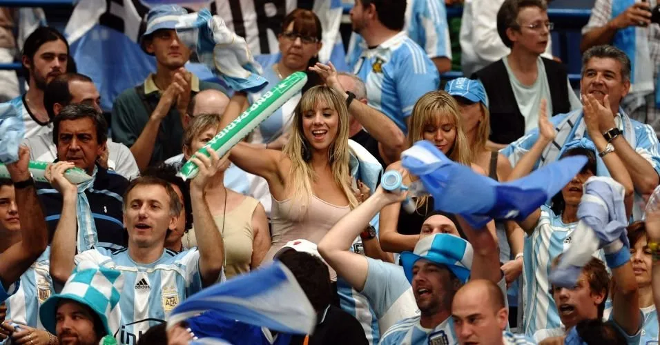 Argentinos rondam o Mineirão em busca de ingressos