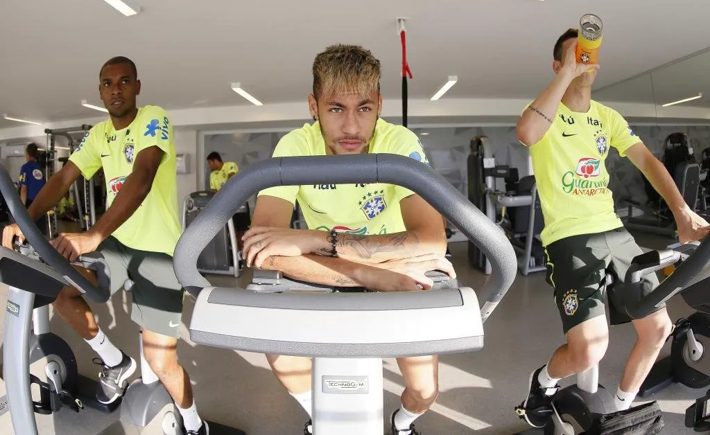 Neymar diz estar recuperado e descarta abalo emocional