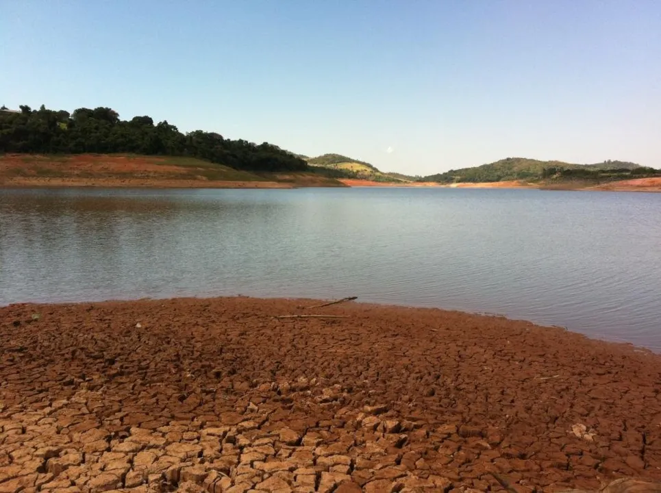  Seca deixa Represa do Jaguari com 1,7% do nível de água. Vargem - SP