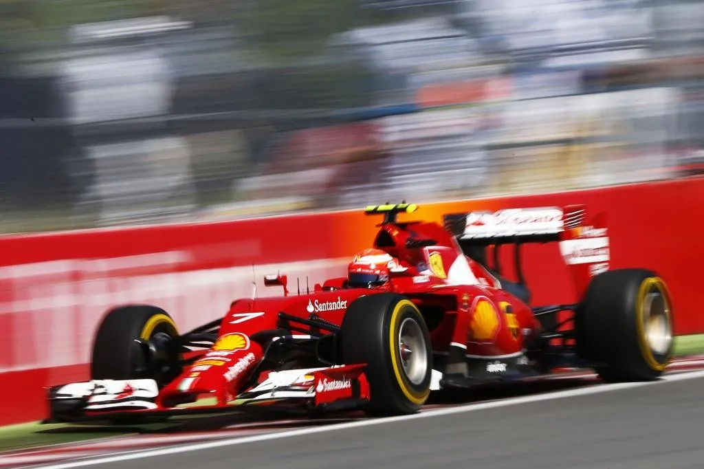 Direção da Ferrari diz manter confiança em Raikkonen