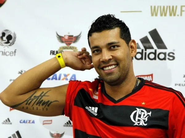 Flamengo irá analisar a situação de André Santos