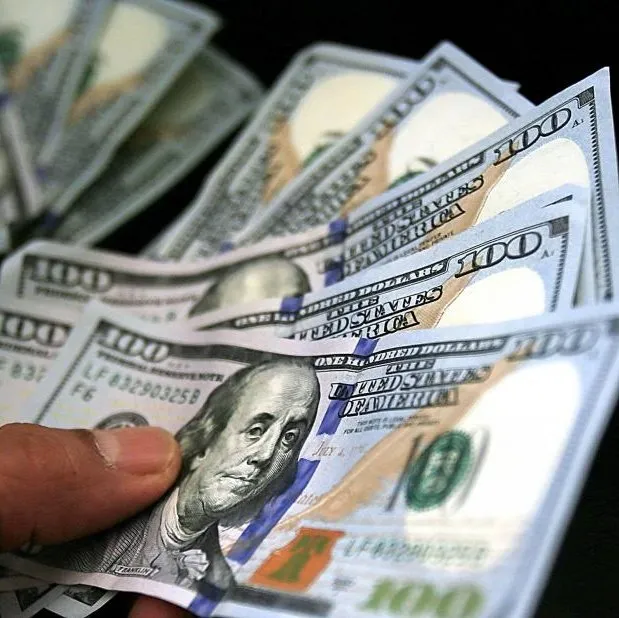 Dólar sobe 0,41%, para R$ 2,2200, após pesquisa Ibope