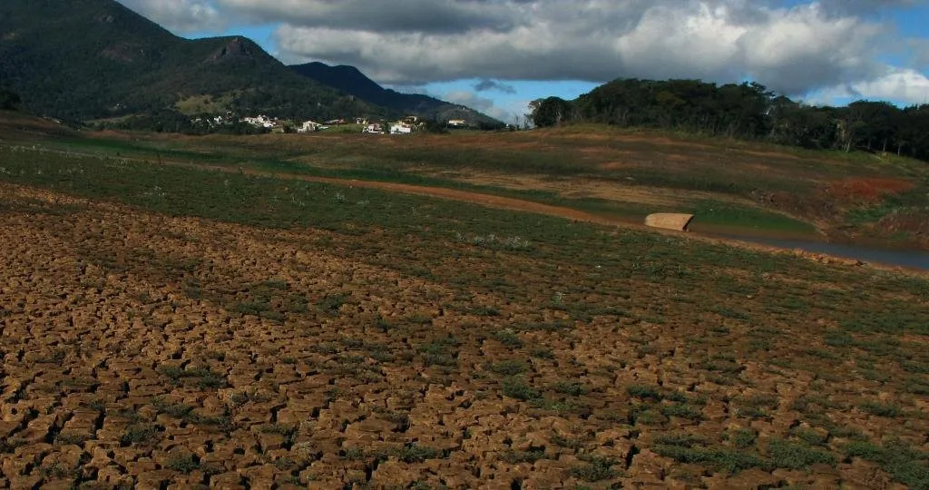  Nível da represa do Jaguari, que abastece o sistema Cantareira, continua caindo