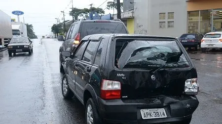 Apucarana: 3 veículos colidem na Avenida Minas Gerais 