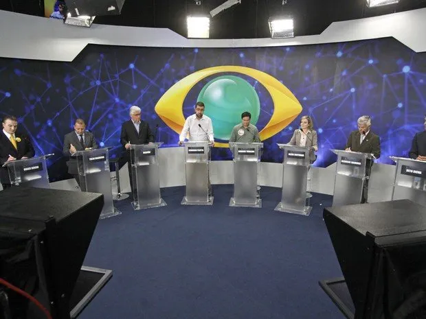 Debate de candidatos no Paraná tem interrupções, polêmicas e acusações 