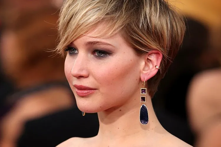 Fotos inusitadas da atriz americana Jennifer Lawrence "vazam" na rede