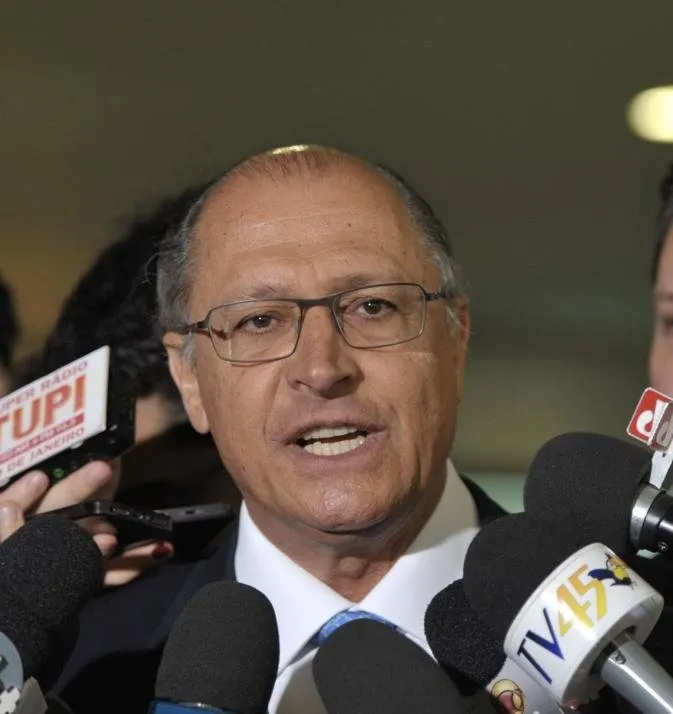 Alckmin ganha direito de resposta na propaganda eleitoral de Skaf