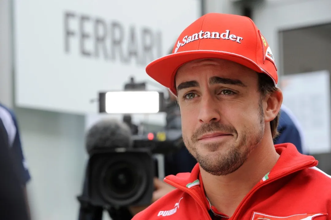 Fernando Alonso revela que está em negociação para renovar contrato