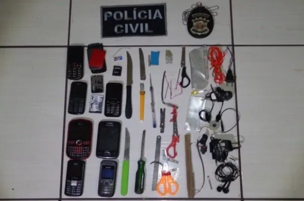 Policiais apreendem celulares e estoques na carceragem de São João do Ivaí