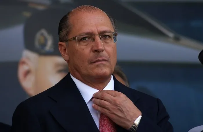 Alckmin é multado por propaganda eleitoral em templo