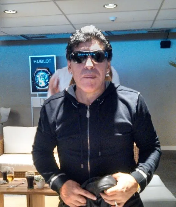 Maradona admite que drogas atrapalharam sua carreira