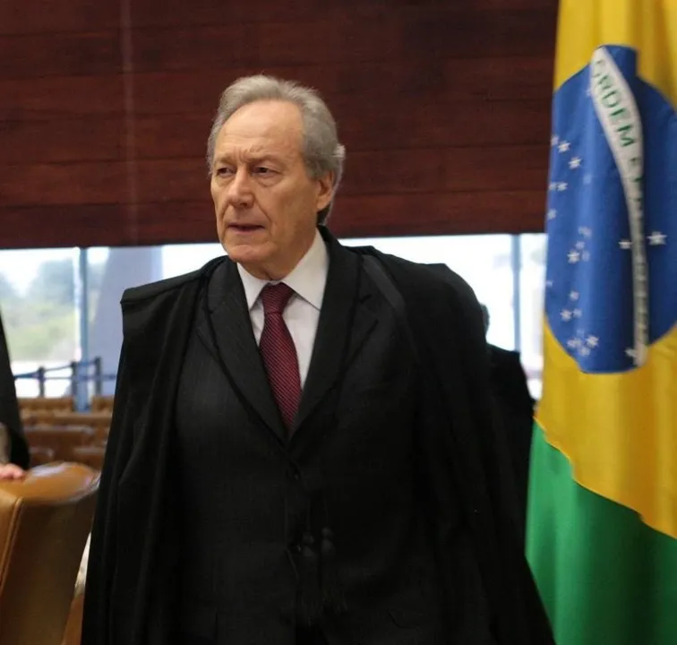 Lewandowski despacha pela 1ª vez no gabinete de Dilma