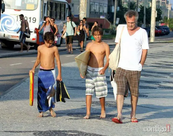  José Pedro, Theo e Pedro Bial deixam a praia