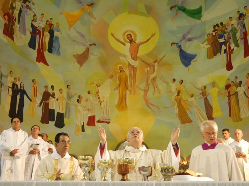  Dom Celso celebra sua primeira eucaristia na Catedral N.S de Lourdes