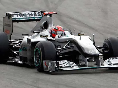  Schumacher conduz sua Mercedes na Turquia, quando repetiu seu melhor resultado na temporada, um quarto lugar