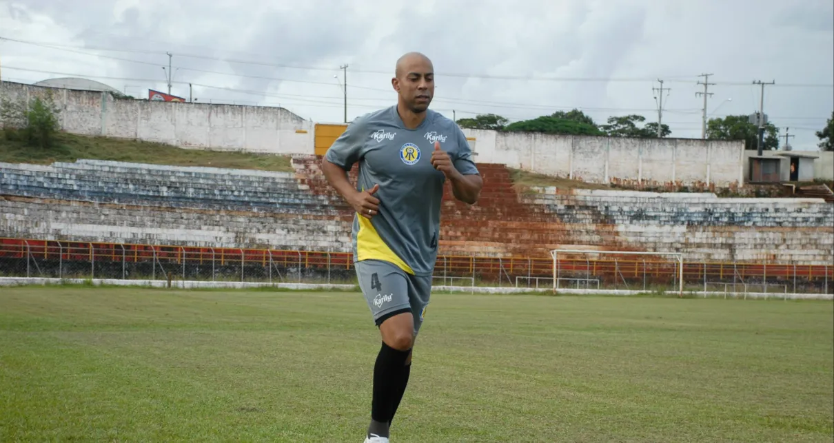  Recuperado de uma lesão o zagueiro Carlos volta para a contra o Londrina