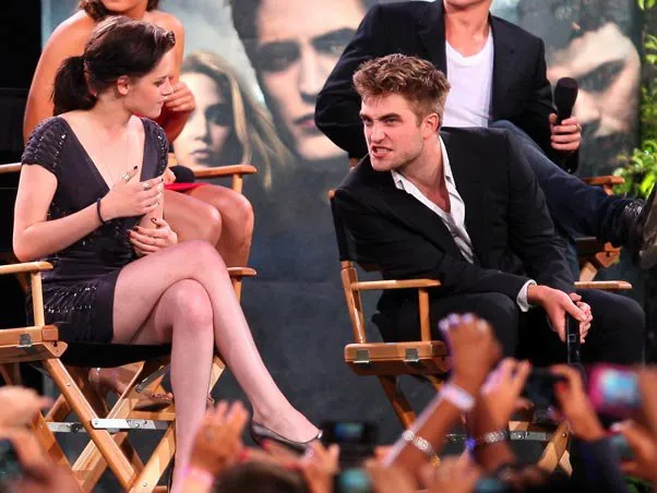  Kristen Stewart e Robert Pattinson: gracinhas em programa de TV
