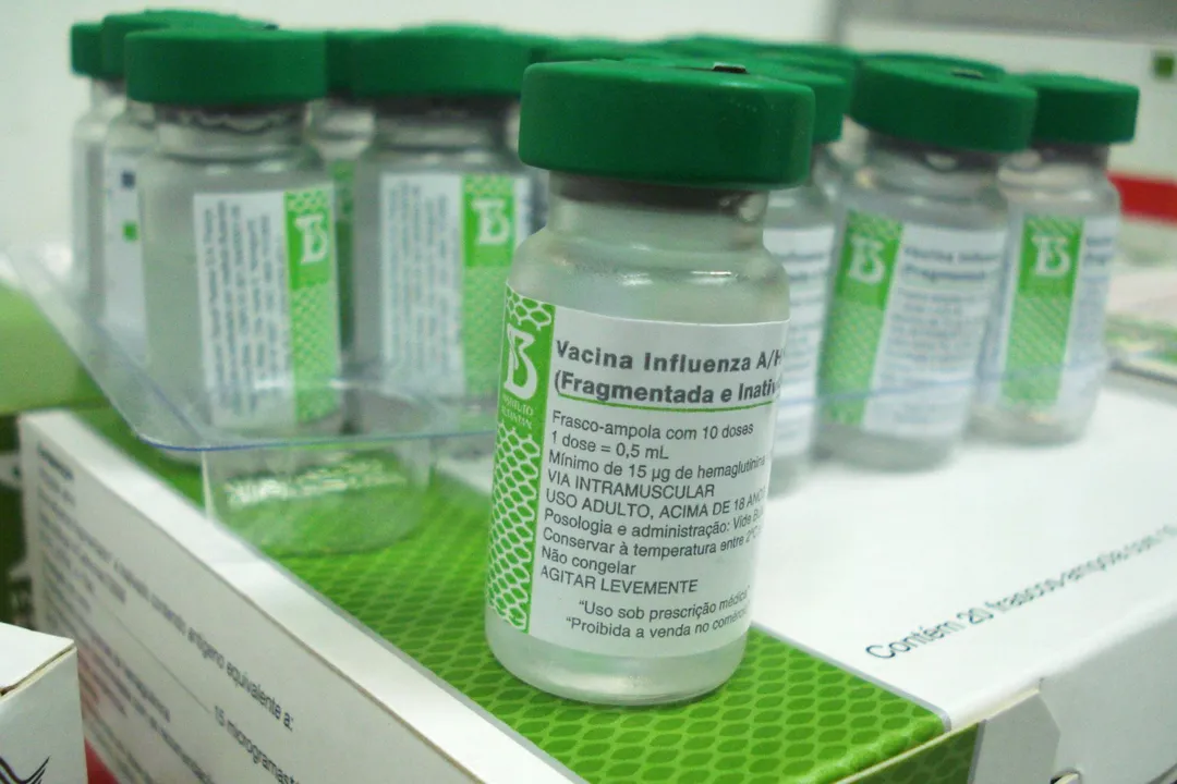  Doses estão disponíveis em UBS' e Central de Vacinas