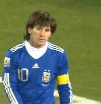 Mesmo sem marcar gols, o meia Messi foi destaque do jogo