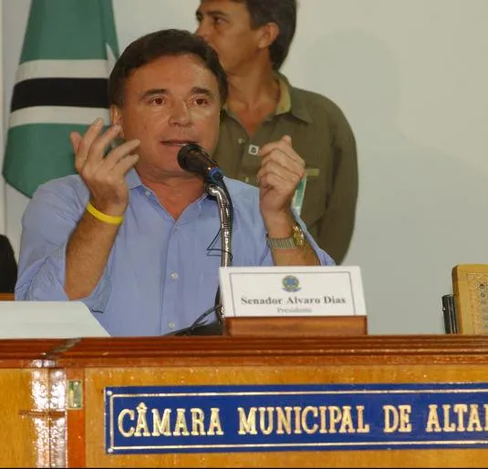 Alvaro Dias ainda não comentou a decisão