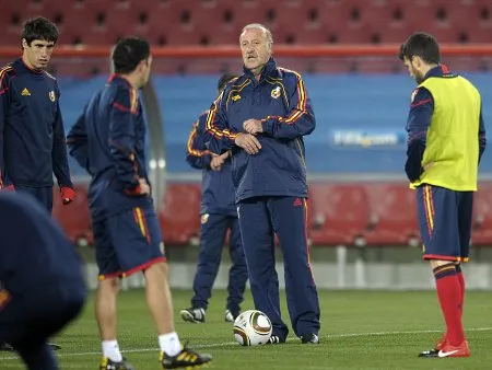  Técnico Vicente Del Bosque refuta favoritismo espanhol contra Portugal