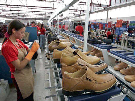  Atualmente, o calçado chinês é taxado em US$ 13,85