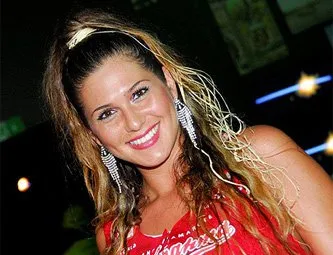  Livia Andrade