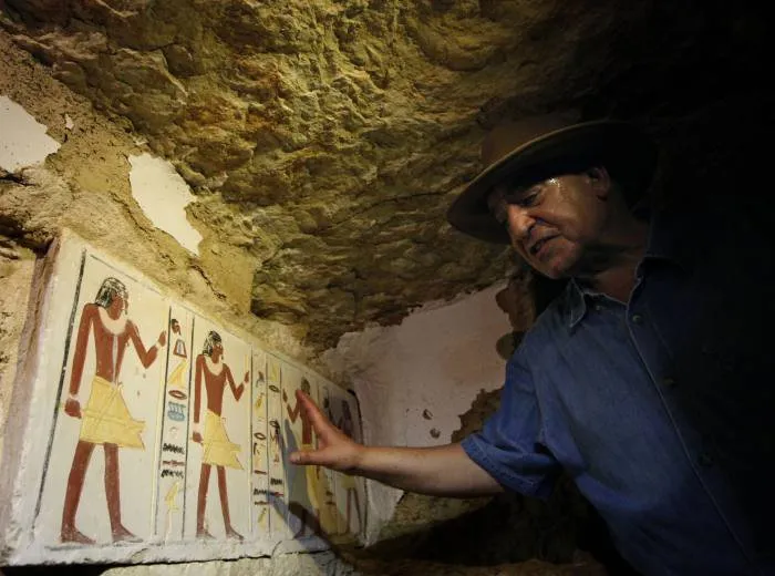  Arqueólogos descobriram desenhos em portas falsas perto do Cairo